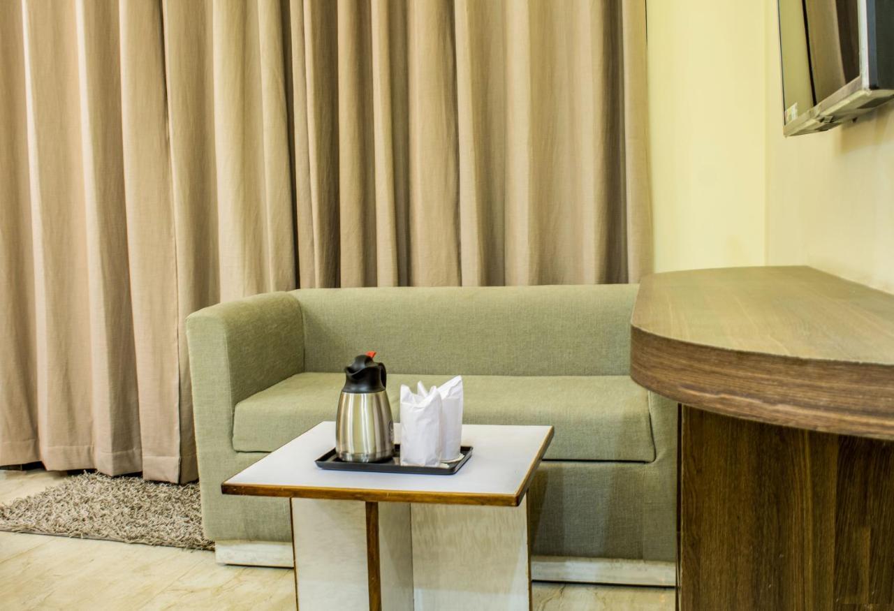 Lav Kush International Hotell Varanasi Exteriör bild