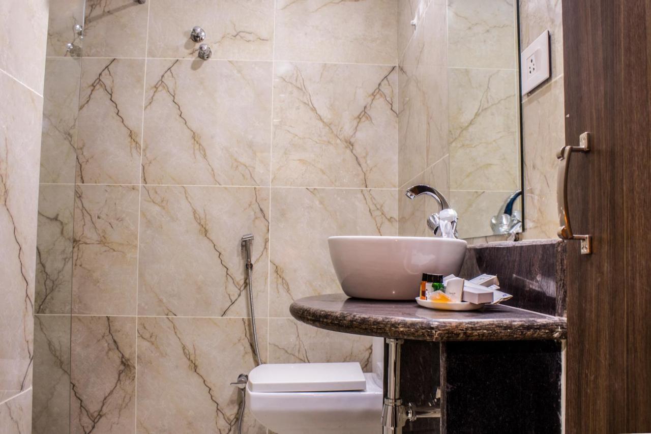 Lav Kush International Hotell Varanasi Exteriör bild