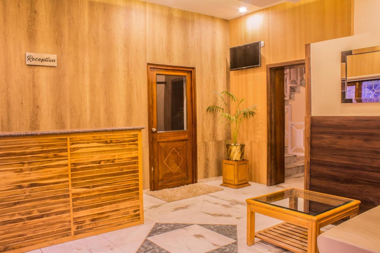 Lav Kush International Hotell Varanasi Exteriör bild