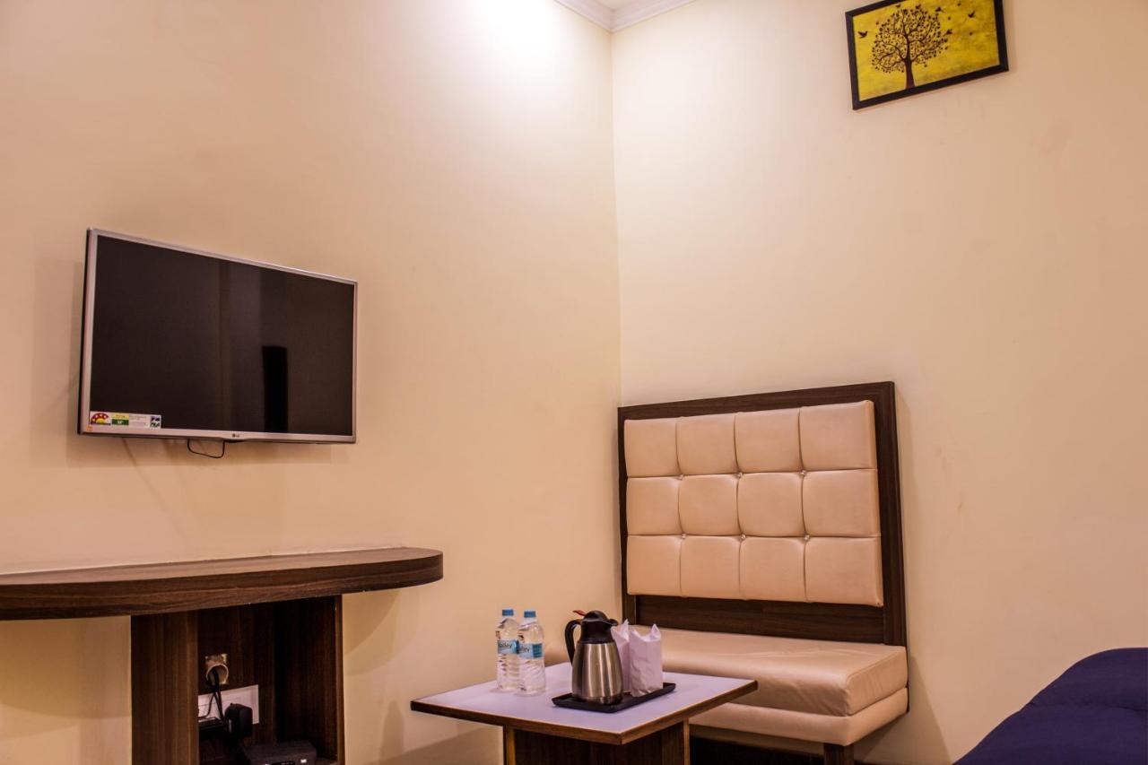 Lav Kush International Hotell Varanasi Exteriör bild
