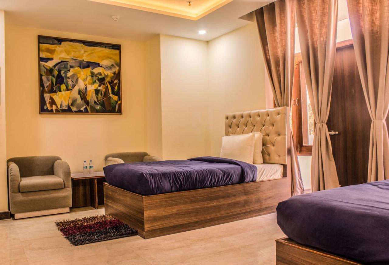Lav Kush International Hotell Varanasi Exteriör bild