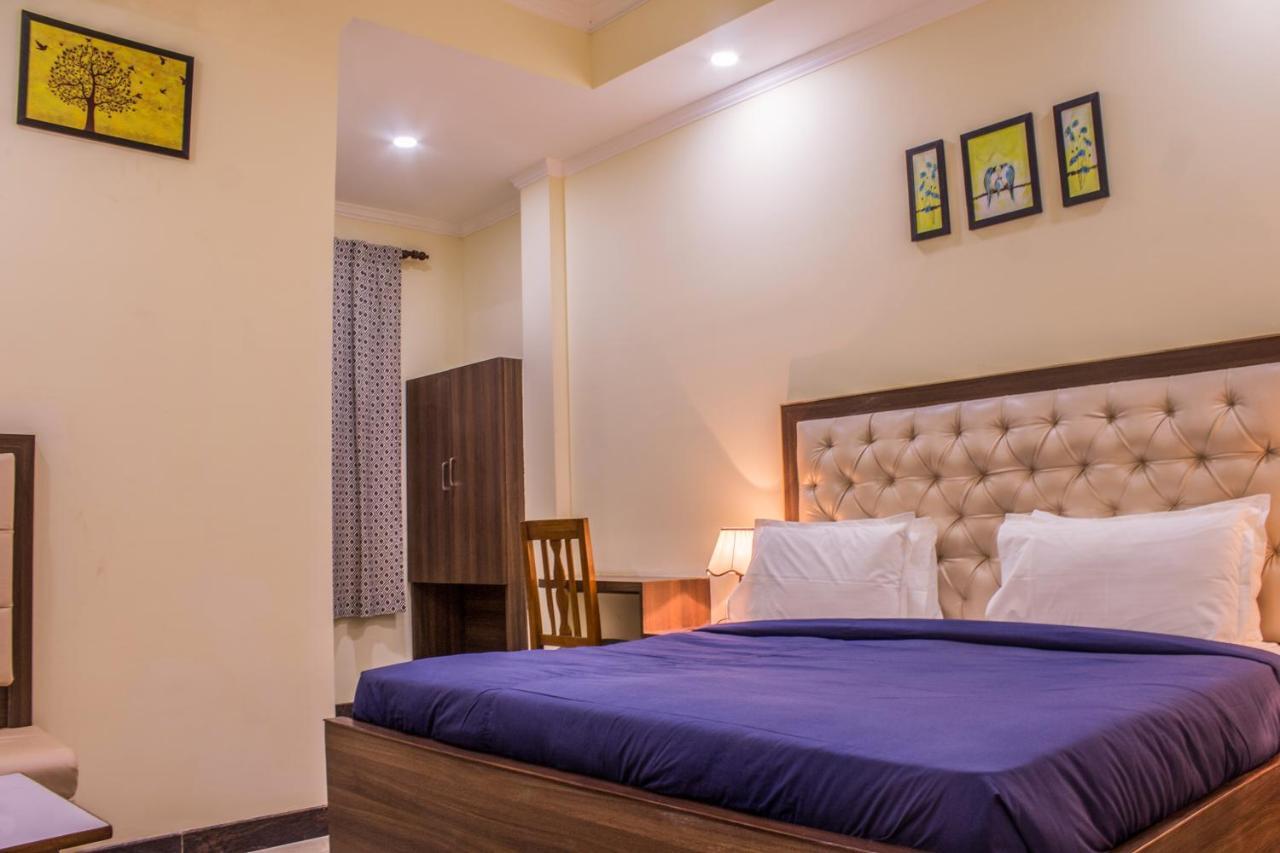 Lav Kush International Hotell Varanasi Exteriör bild