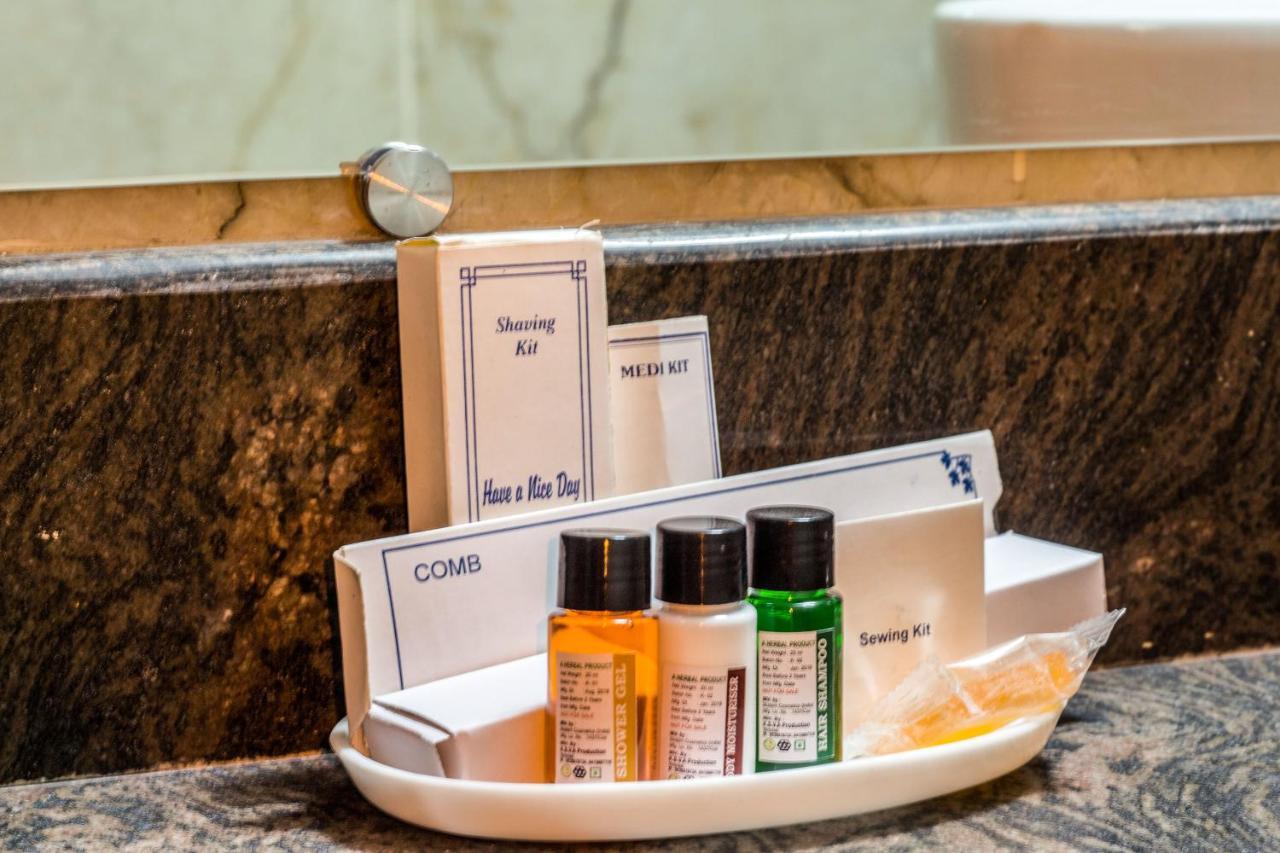 Lav Kush International Hotell Varanasi Exteriör bild