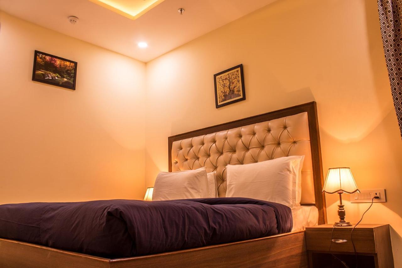 Lav Kush International Hotell Varanasi Exteriör bild