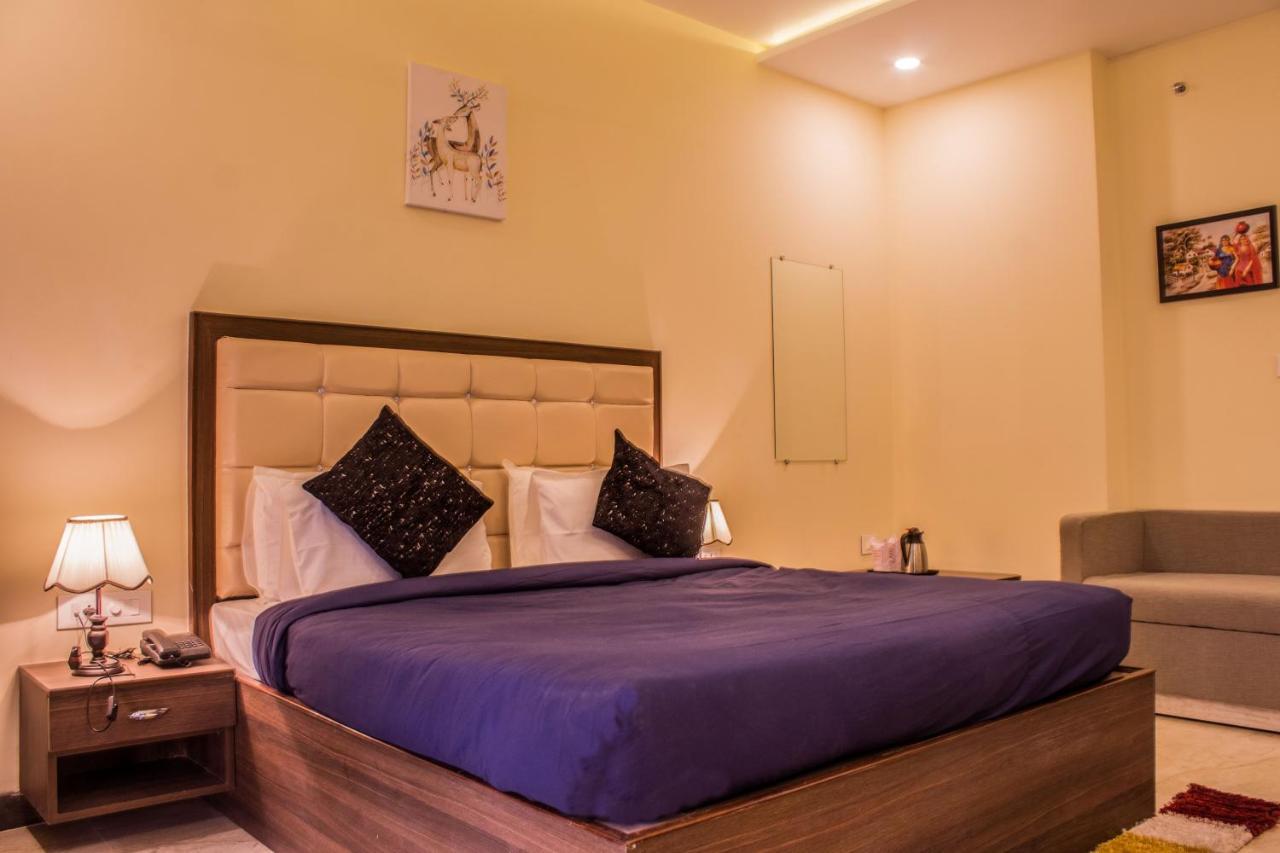 Lav Kush International Hotell Varanasi Exteriör bild